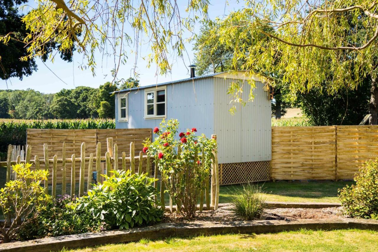 The Hideaway Hut - 1 Bed Shepherds Hut - Hereford Apartment Exterior photo