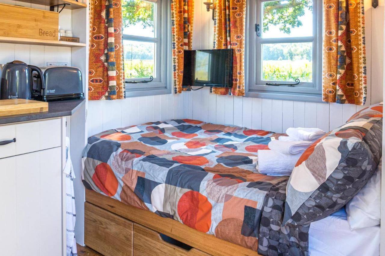 The Hideaway Hut - 1 Bed Shepherds Hut - Hereford Exterior photo