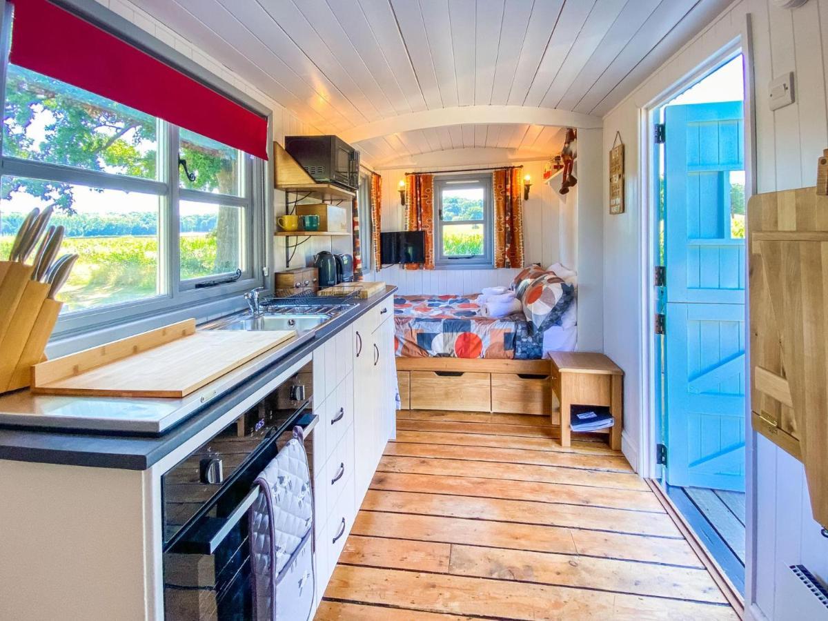 The Hideaway Hut - 1 Bed Shepherds Hut - Hereford Exterior photo