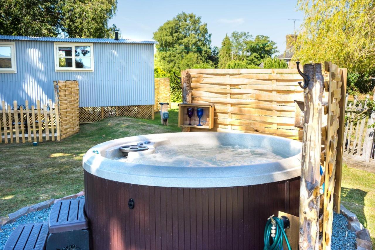 The Hideaway Hut - 1 Bed Shepherds Hut - Hereford Exterior photo