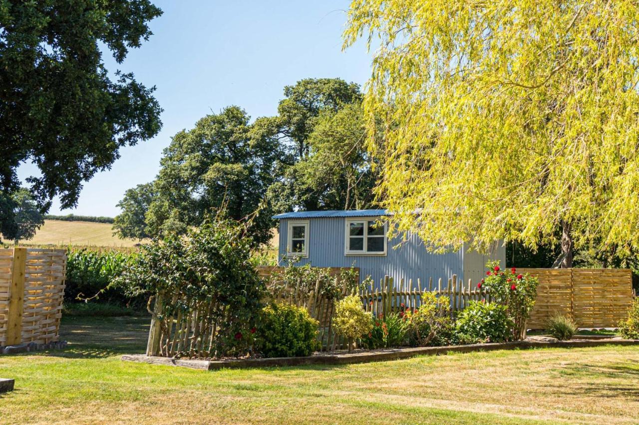 The Hideaway Hut - 1 Bed Shepherds Hut - Hereford Apartment Exterior photo