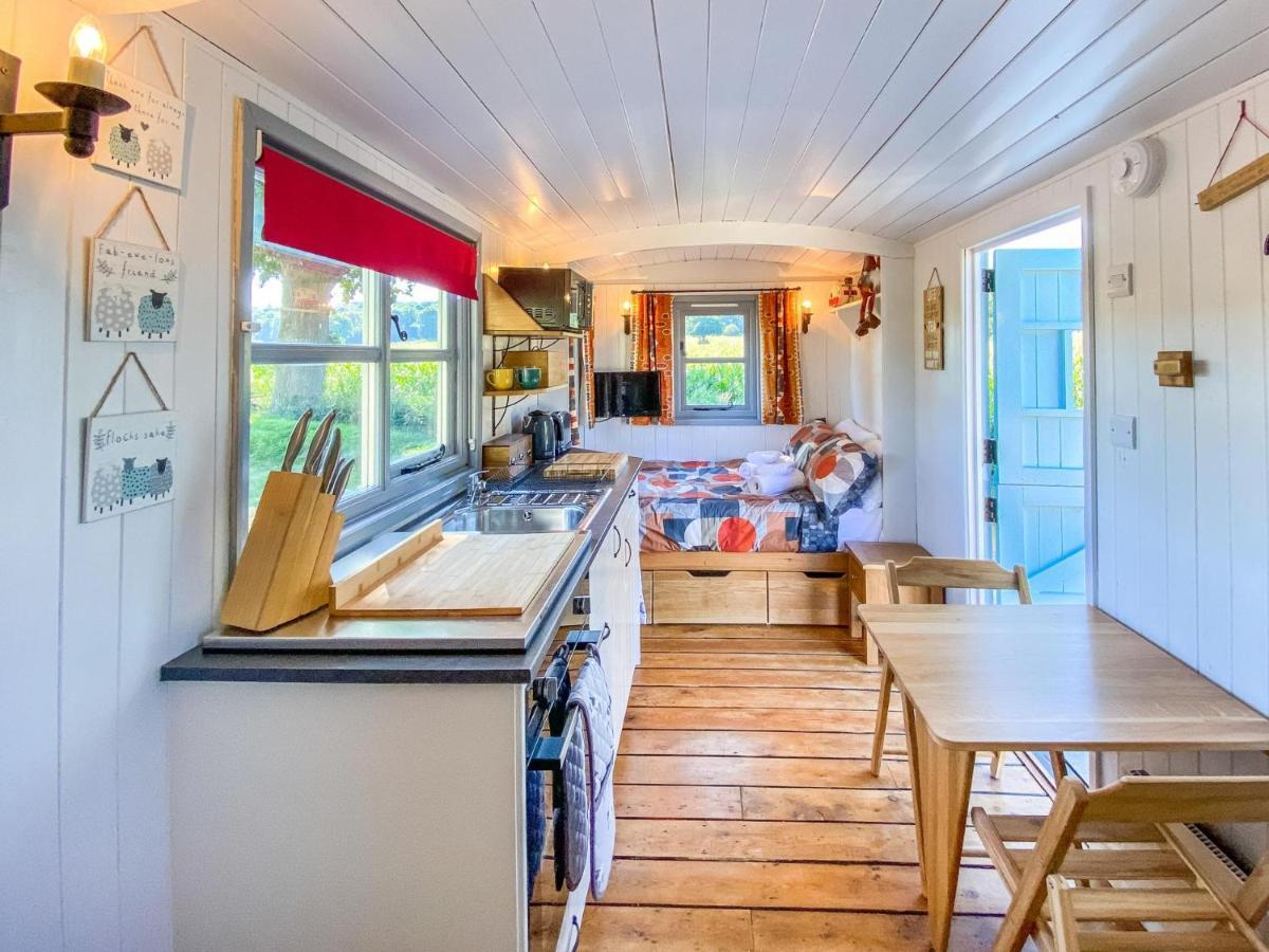 The Hideaway Hut - 1 Bed Shepherds Hut - Hereford Exterior photo